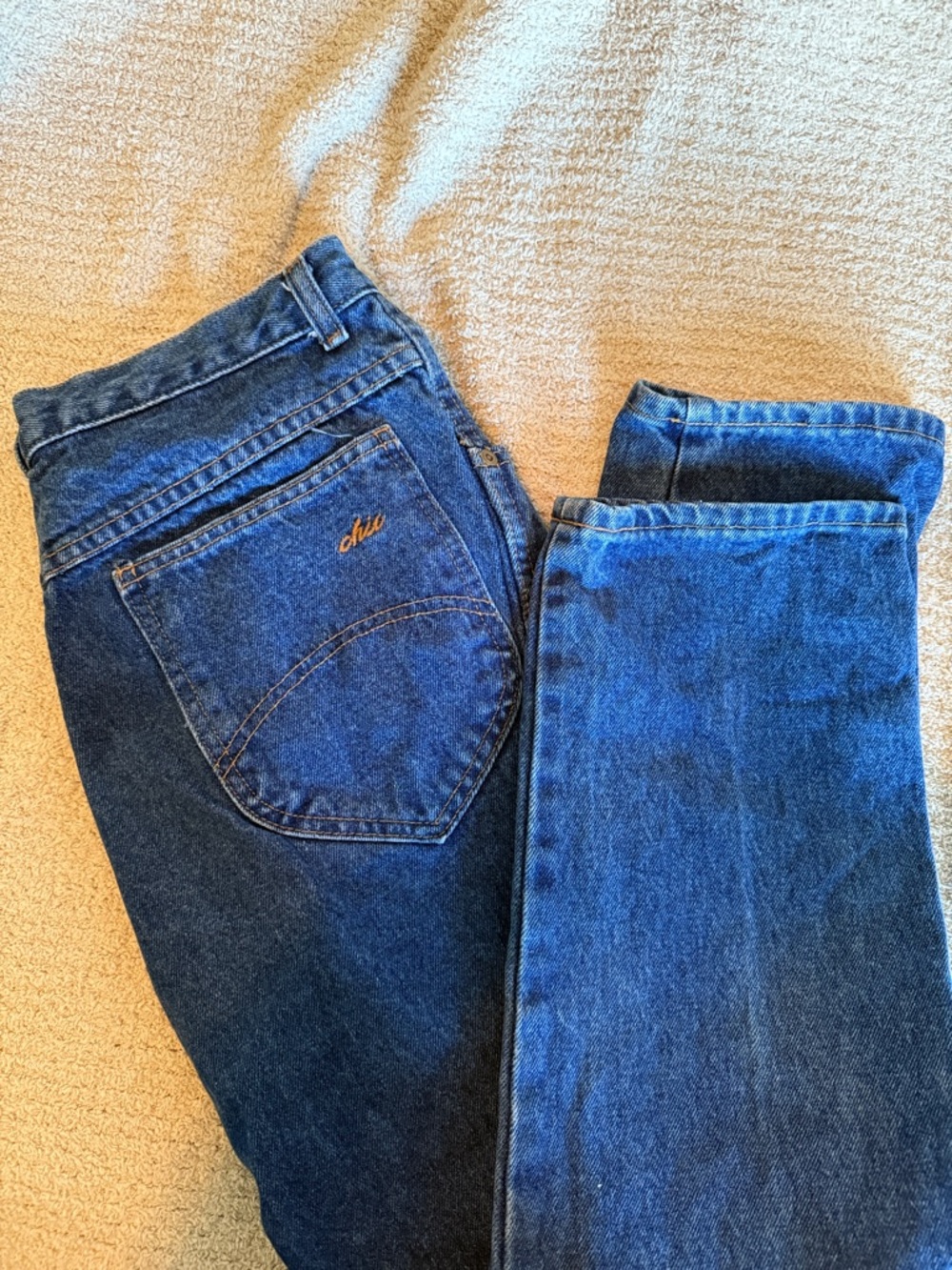 Vintage Chic High Rise Mom Jeans - Dark Wash